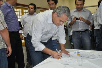 Prefeito e vice participam de eleição de comitê