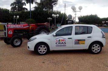 Trator é reformado e CRAS recebe carro 0km