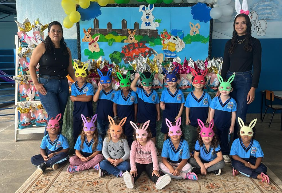 Administração Municipal distribui aproximadamente 2.000 ovos de Páscoa em uma ação  solidaria.