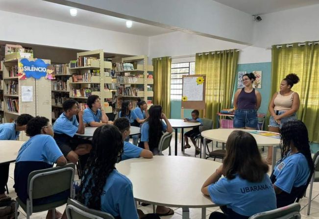 Escola João Dionísio realiza ação do Dia do Livro.