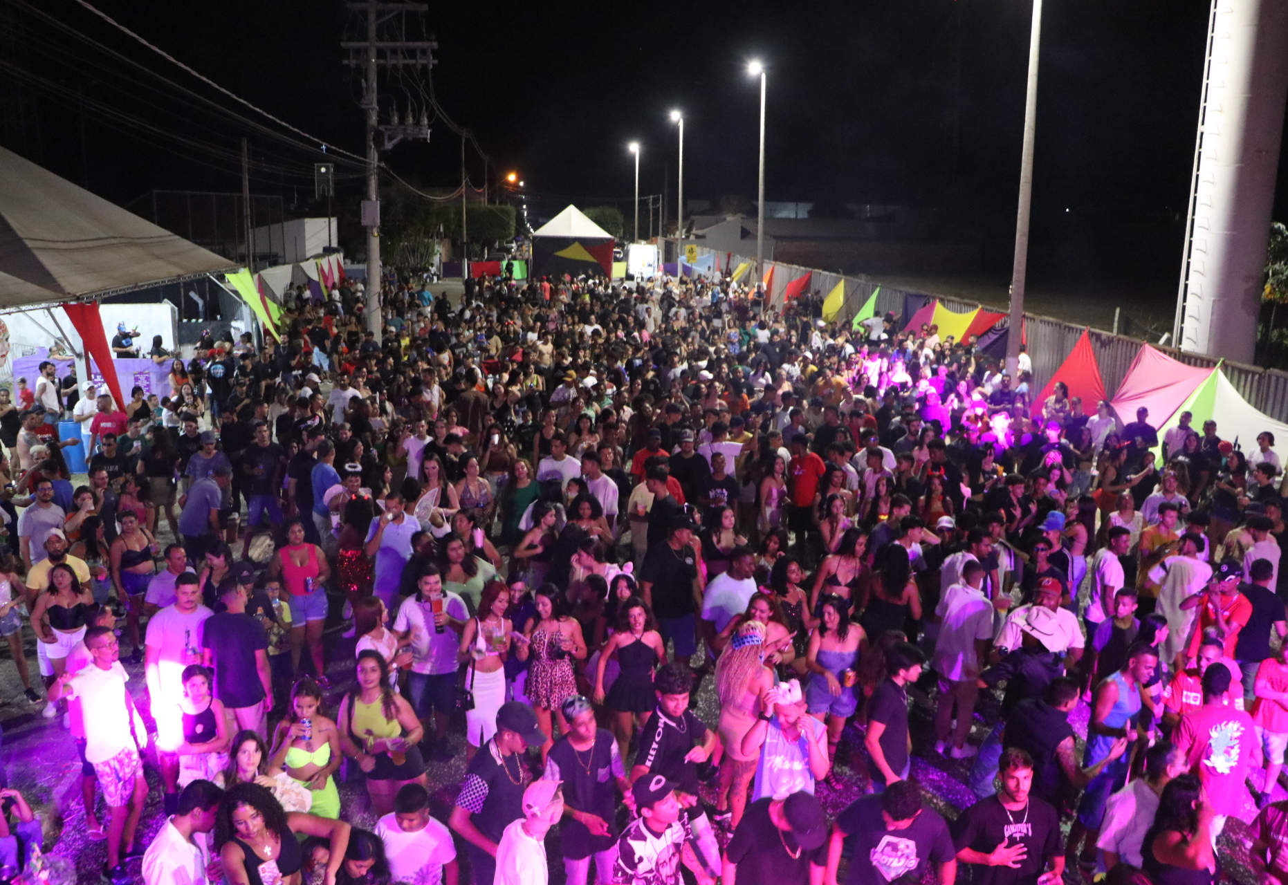 CarnaUbarana 2025 agita a cidade com música e alegria!