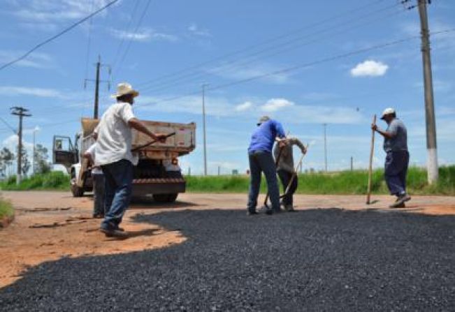 Prefeitura inicia reparo de ruas